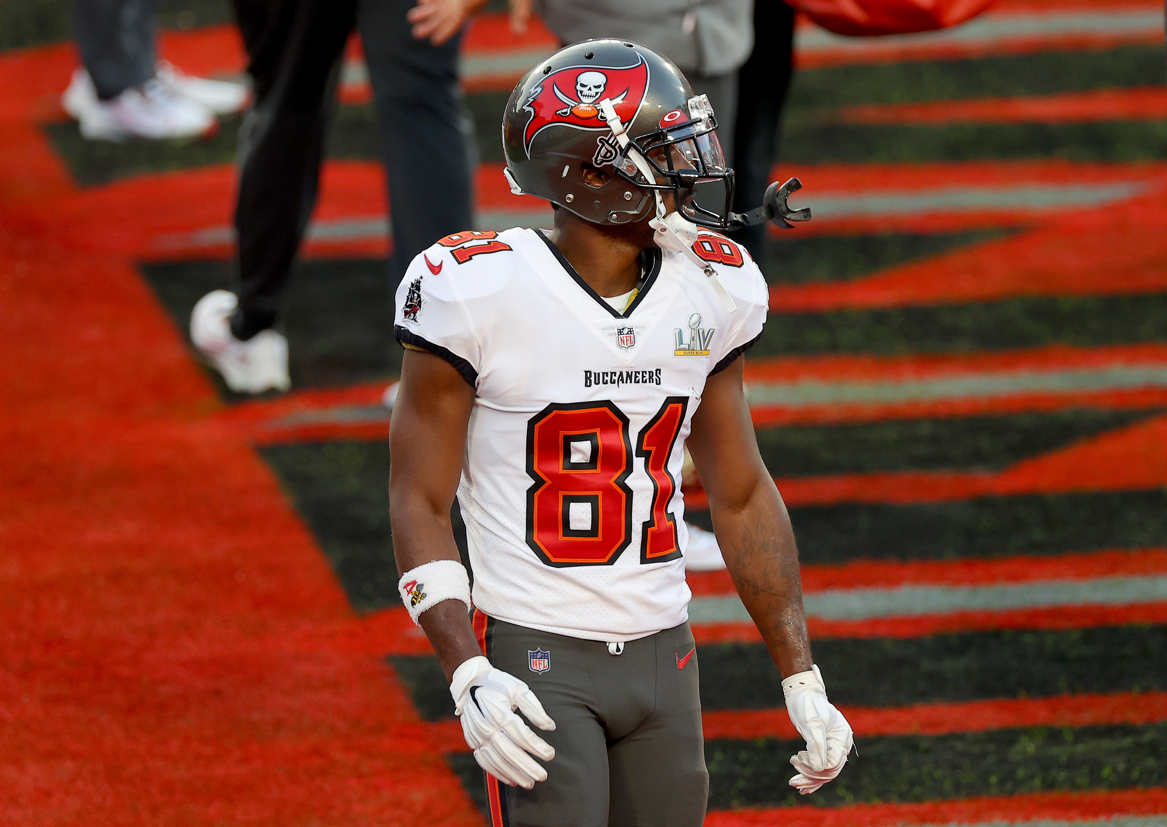 Buccaneers wide receiver Antonio Brown on the field before the Super Bowl