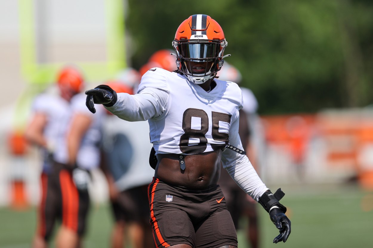 Cleveland Browns tight end David Njoku in 2021.