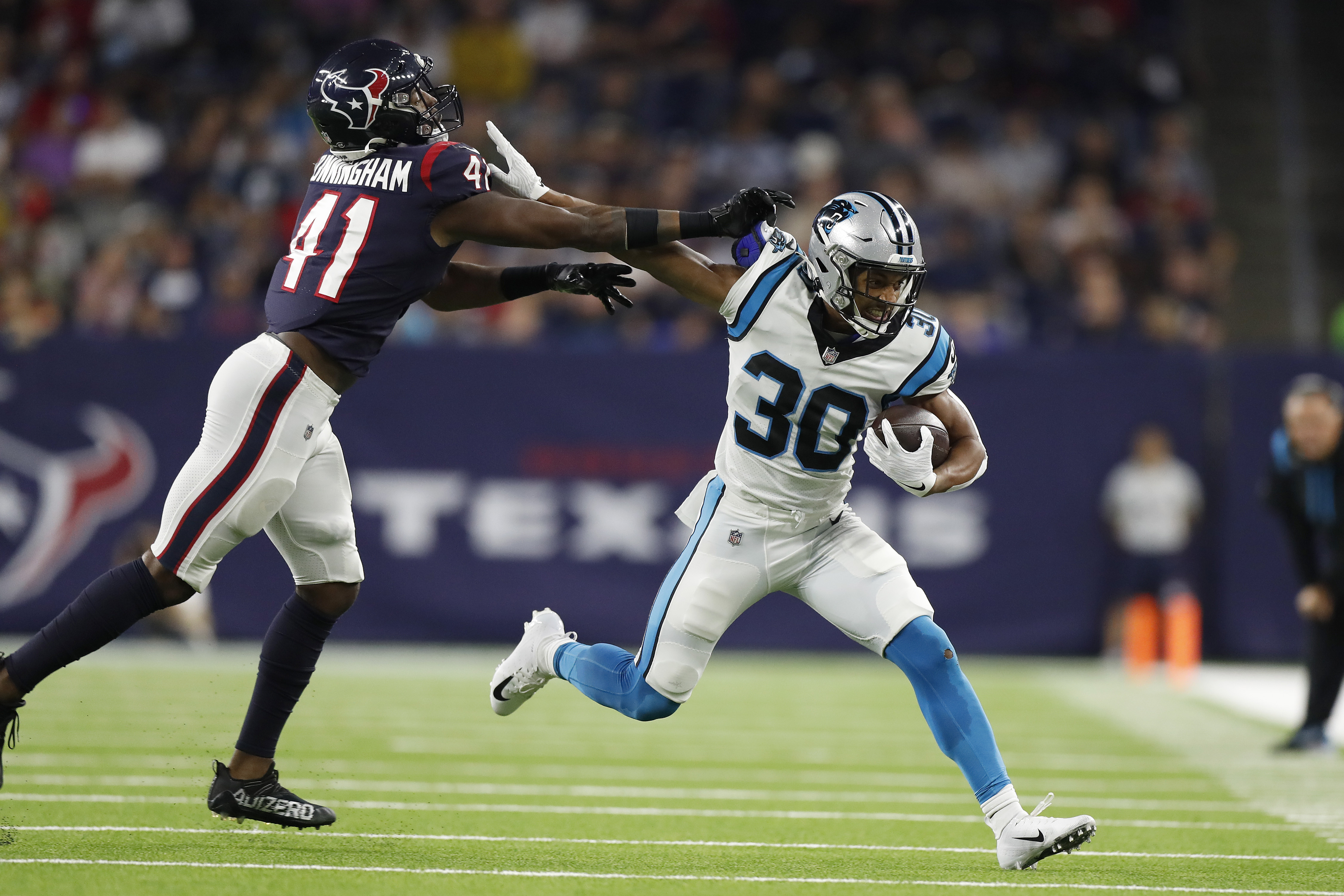 Carolina Panthers running back Chuba Hubbard is the hot name on the waiver wire for your fantasy football team in Week 4.