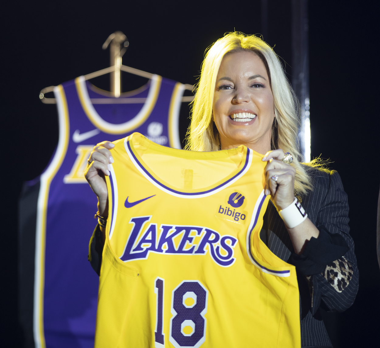 Lakers announce new jersey logo patch sponsor deal with Bibigo