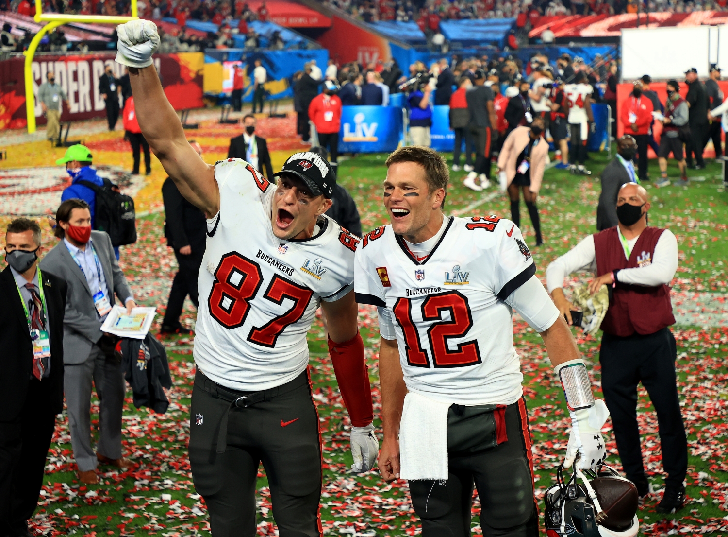 Rob Gronkowski and Tom Brady celebrate winning a Super Bowl title together with the Tampa Bay Buccaneers.