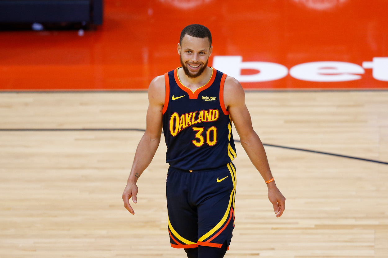 Stephen Curry is jumping on Tom Brady's cryptocurrency bandwagon.