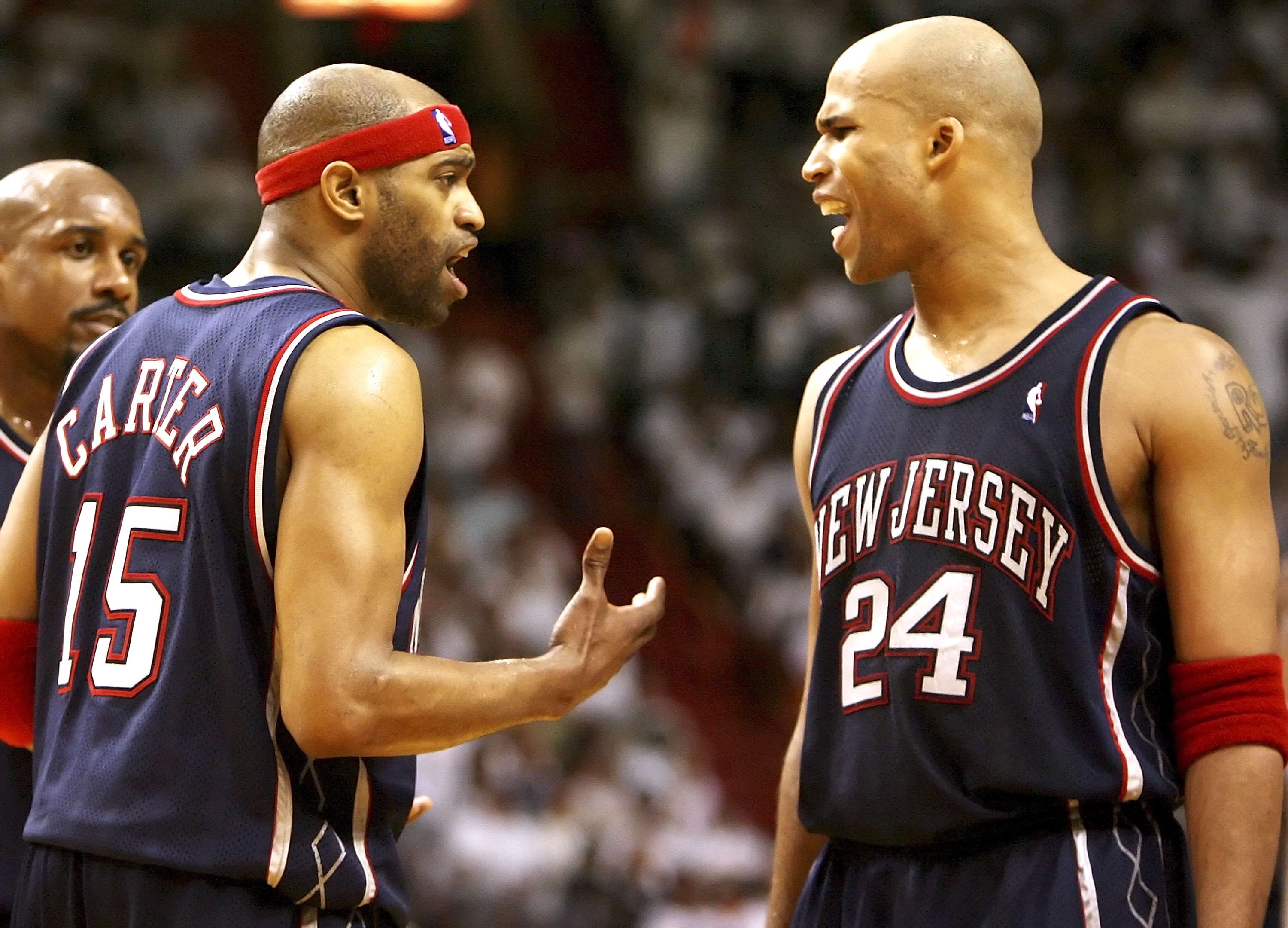 Vince Carter and Richard Jefferson argue during a New Jersey Nets playoff game in 2006