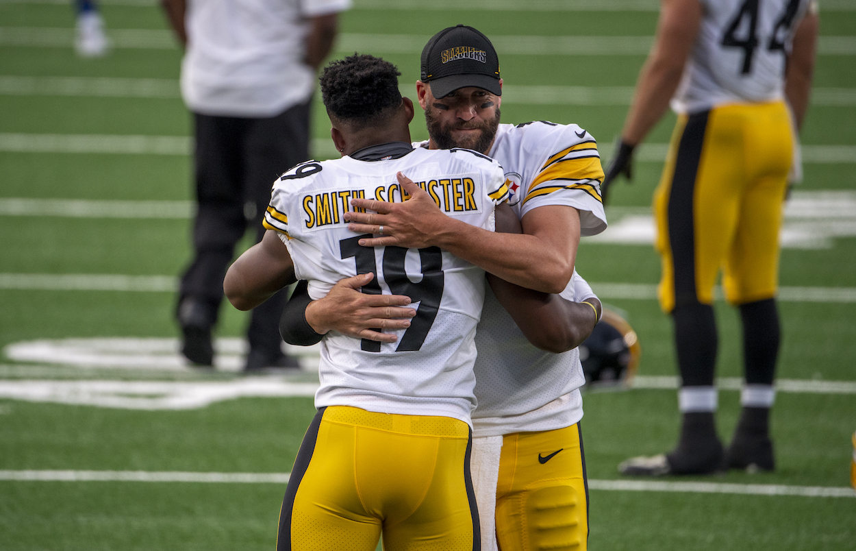 Ben Roethlisberger and JuJu Smith-Schuster hug each other before Steelers game