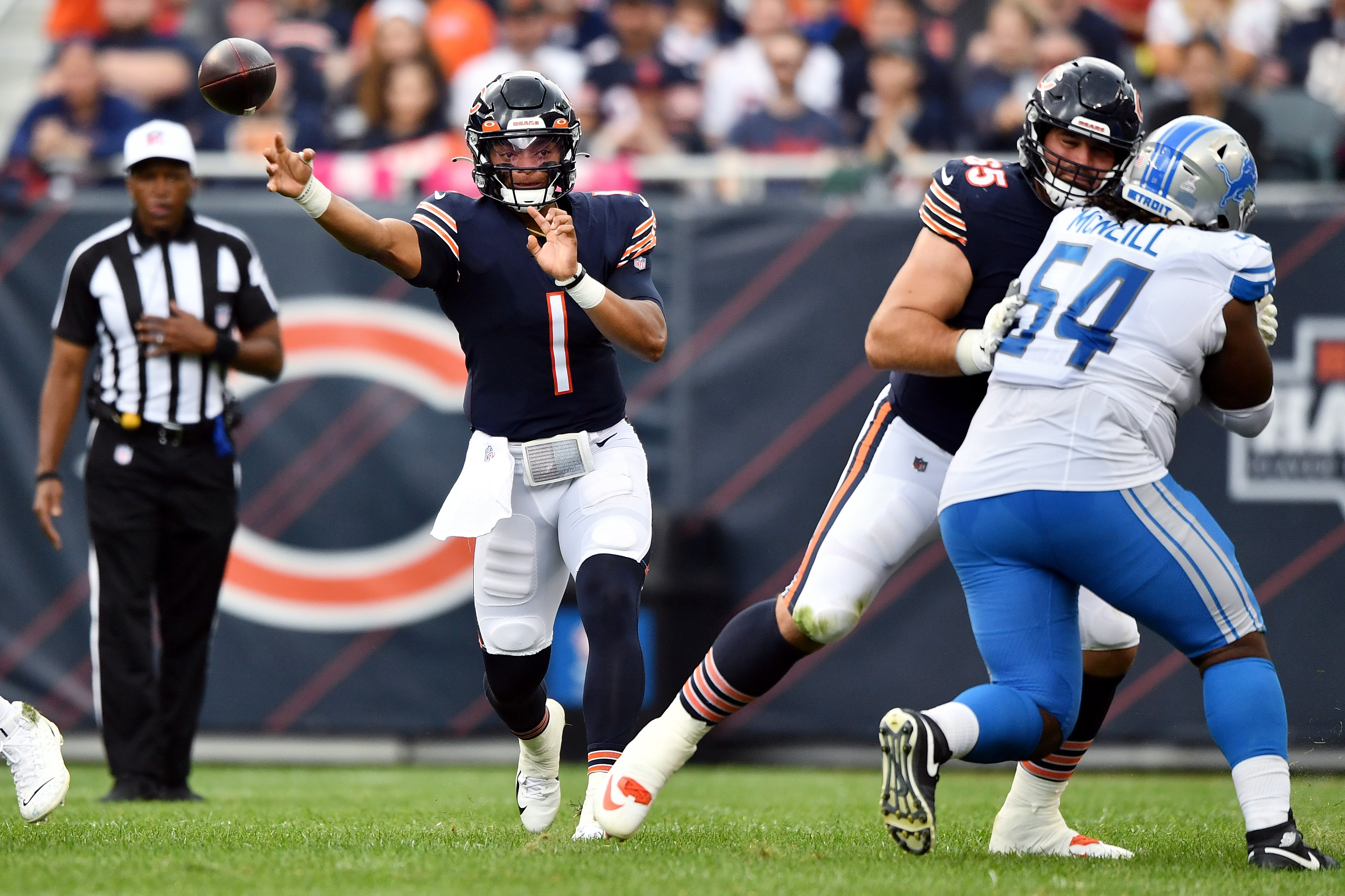 Justin Fields got the victory against the Detroit Lions on Sunday.