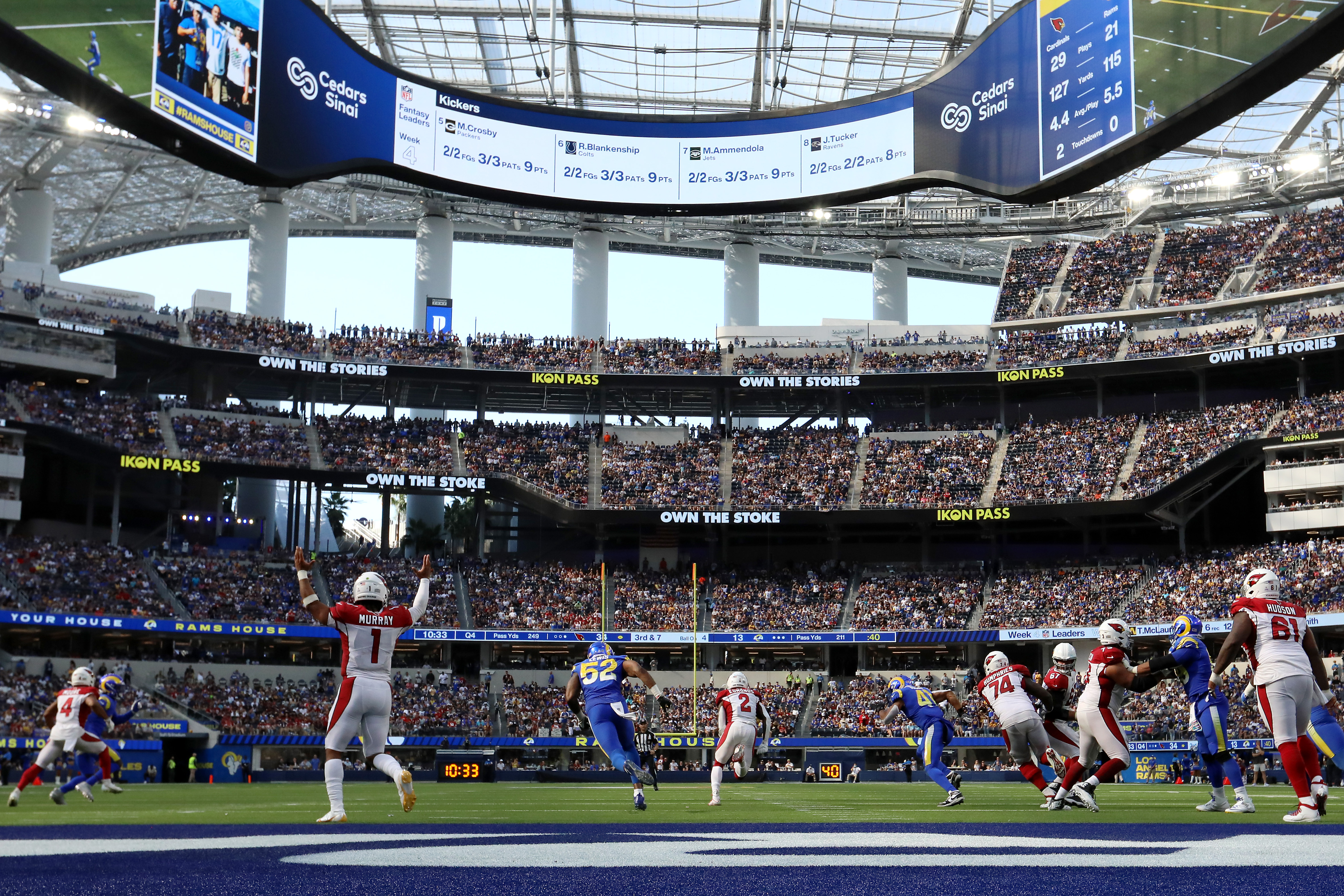 Cardinals QB Kyler Murray and AJ Green connected for a TD against the Rams.