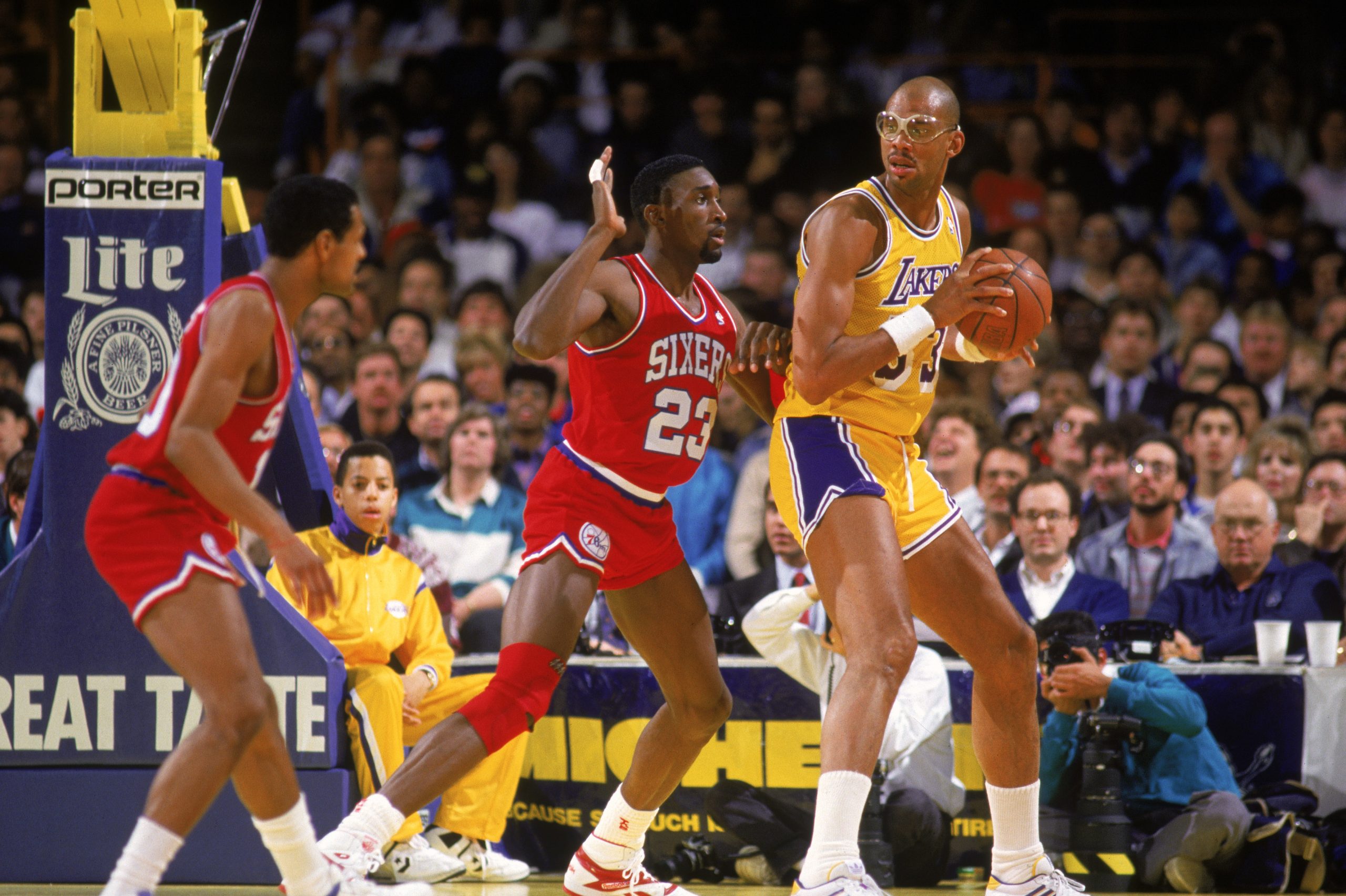 Kareem Abdul-Jabbar of the Los Angeles Lakers holds the ball in the post.