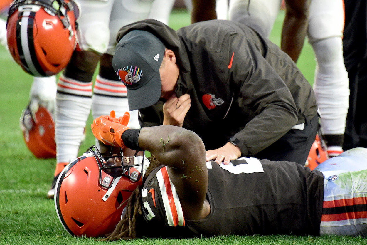 Cleveland Browns RB Kareem Hunt suffers an injury.
