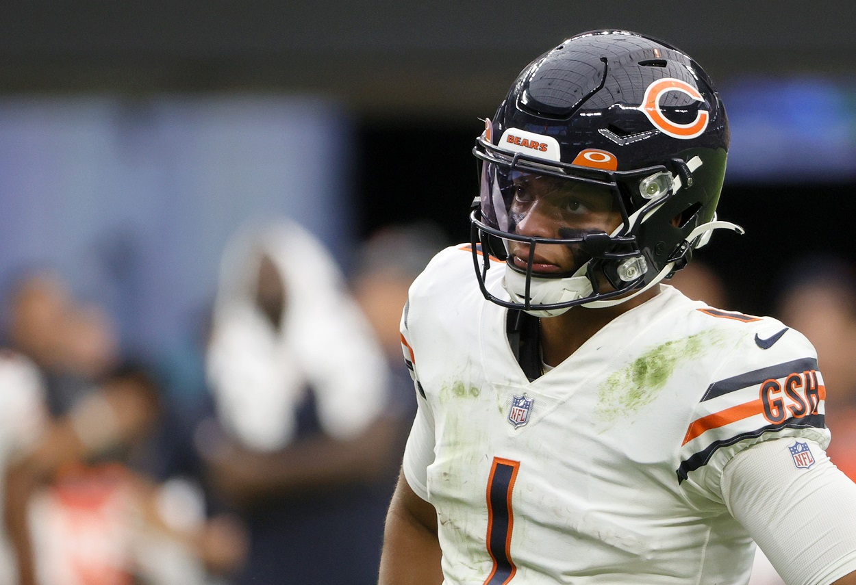 Justin Fields of the Chicago Bears looks over the field against the Las Vegas Raiders 