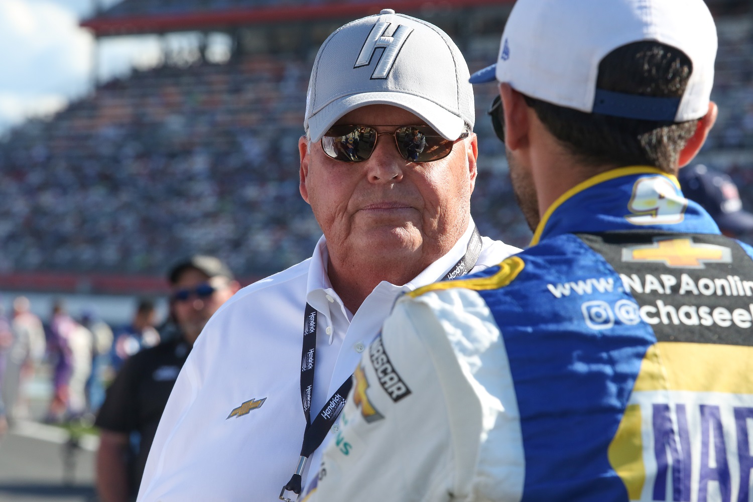 Rick Hendrick talks with Chase Elliott, driver of the No. 9 Chevrolet, before the Coca-Cola 600 on May 30, 2021 at Charlotte Motor Speedway in Concord, North Carolina. | David Rosenblum/Icon Sportswire via Getty Images