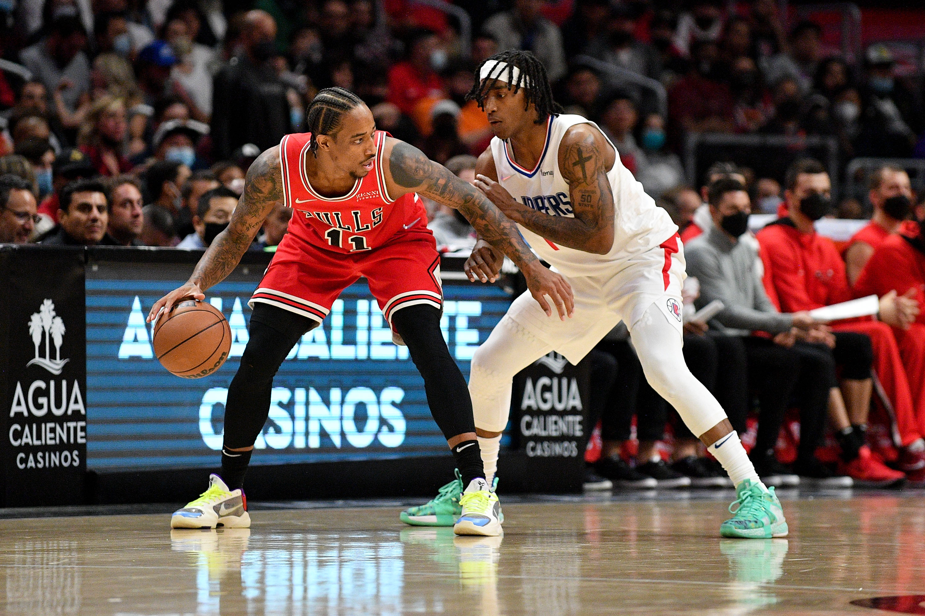 Chicago Bulls forward DeMar DeRozan shields the ball during a game against the Los Angeles Clippers