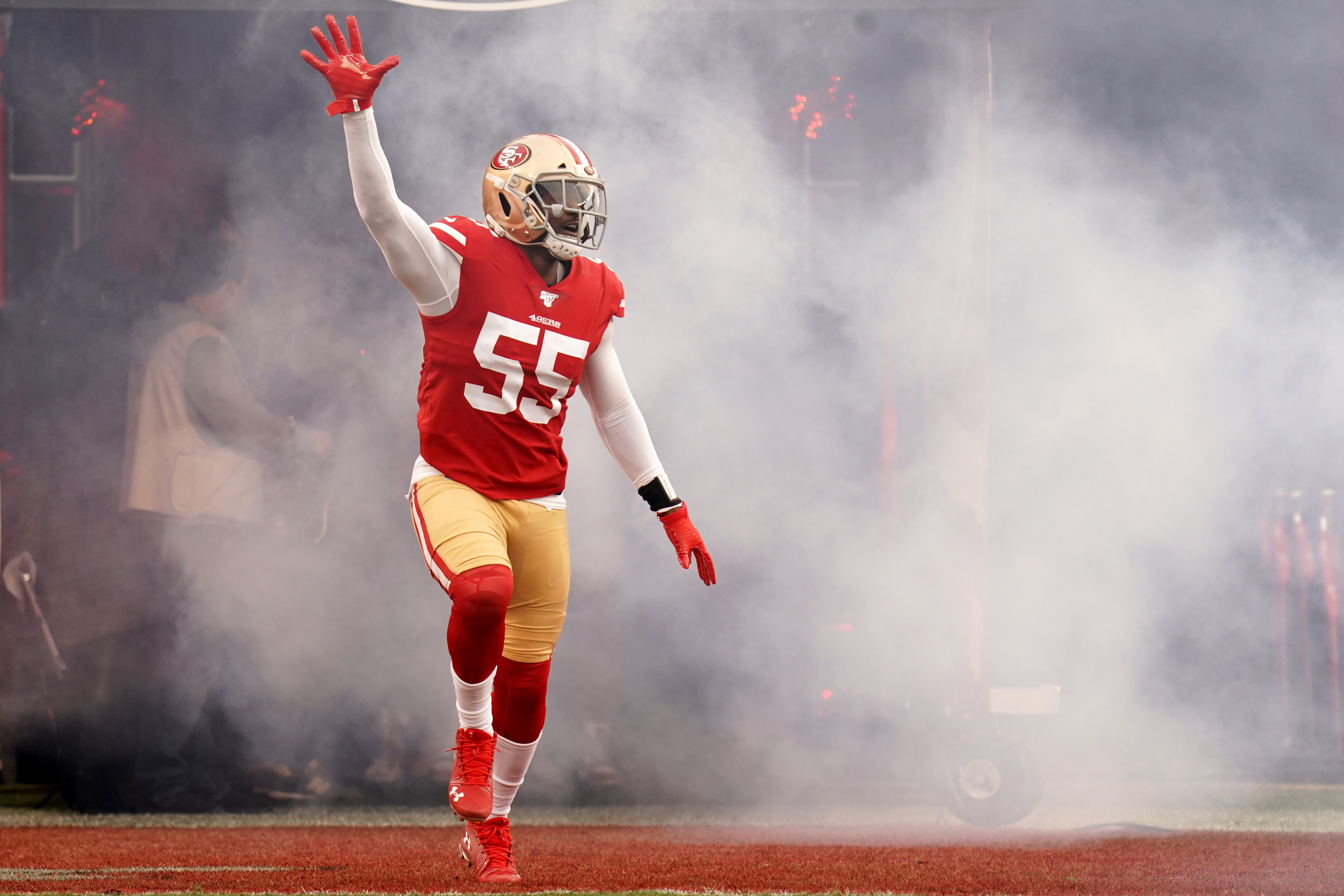 49ers defensive end Dee Ford comes out of the tunnel before a game