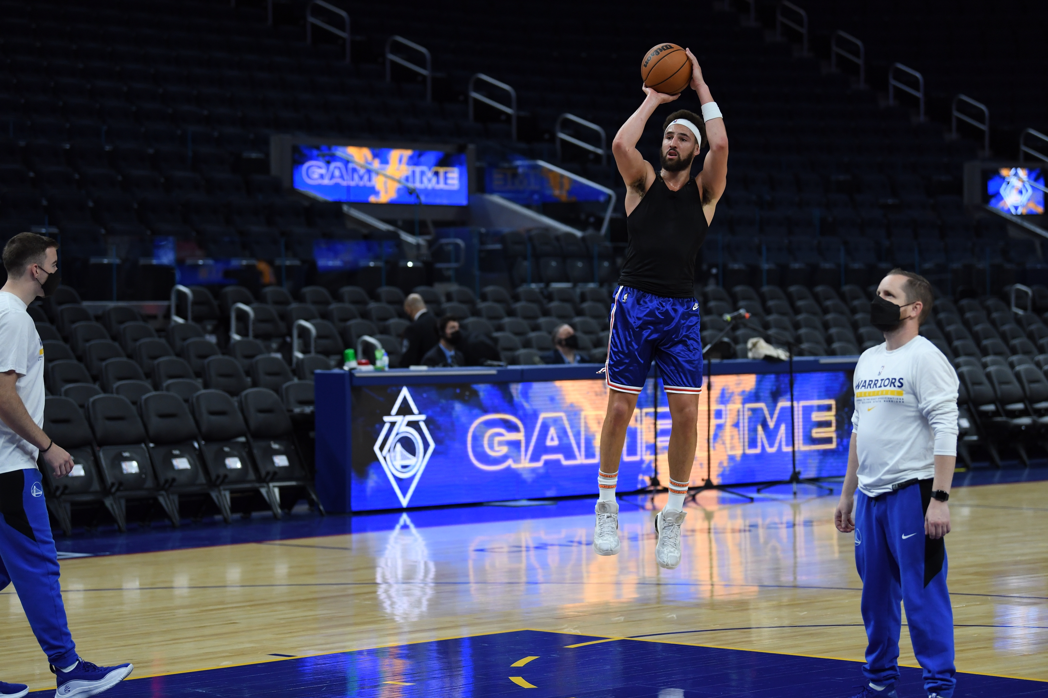 Golden State Warriors guard Klay Thompson warms up during pregame