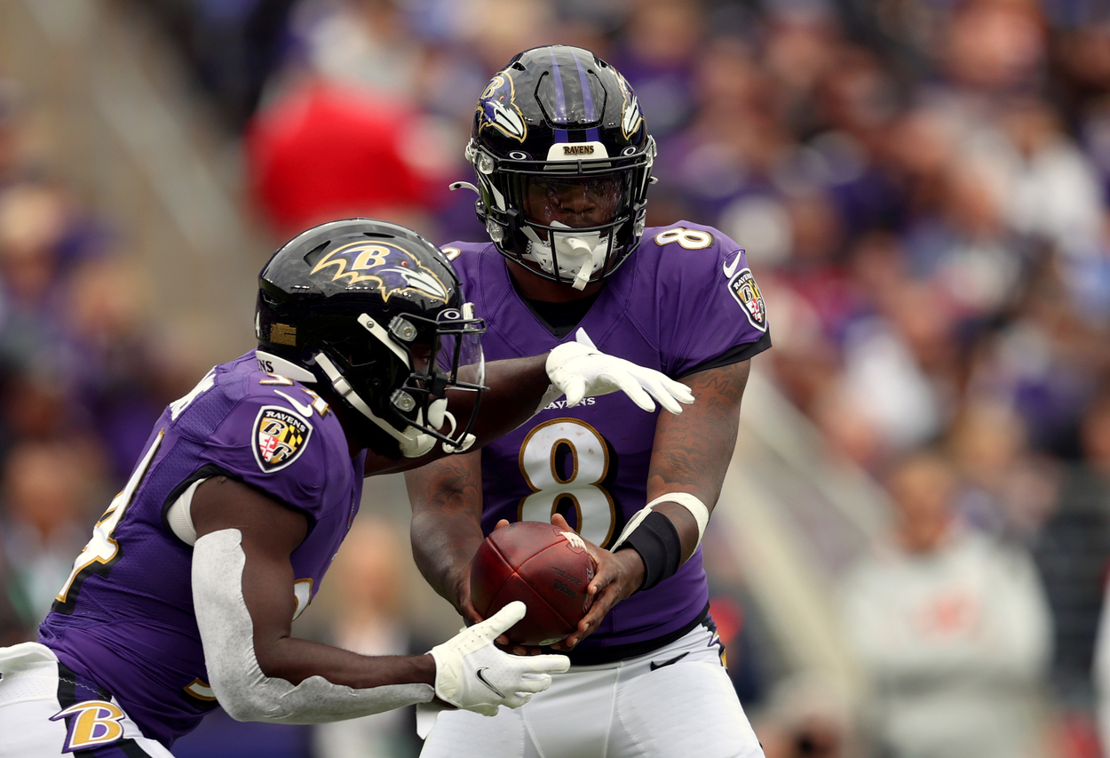 Baltimore Ravens quarterback Lamar Jackson (8)and running back Ty'Son Williams in 2021.