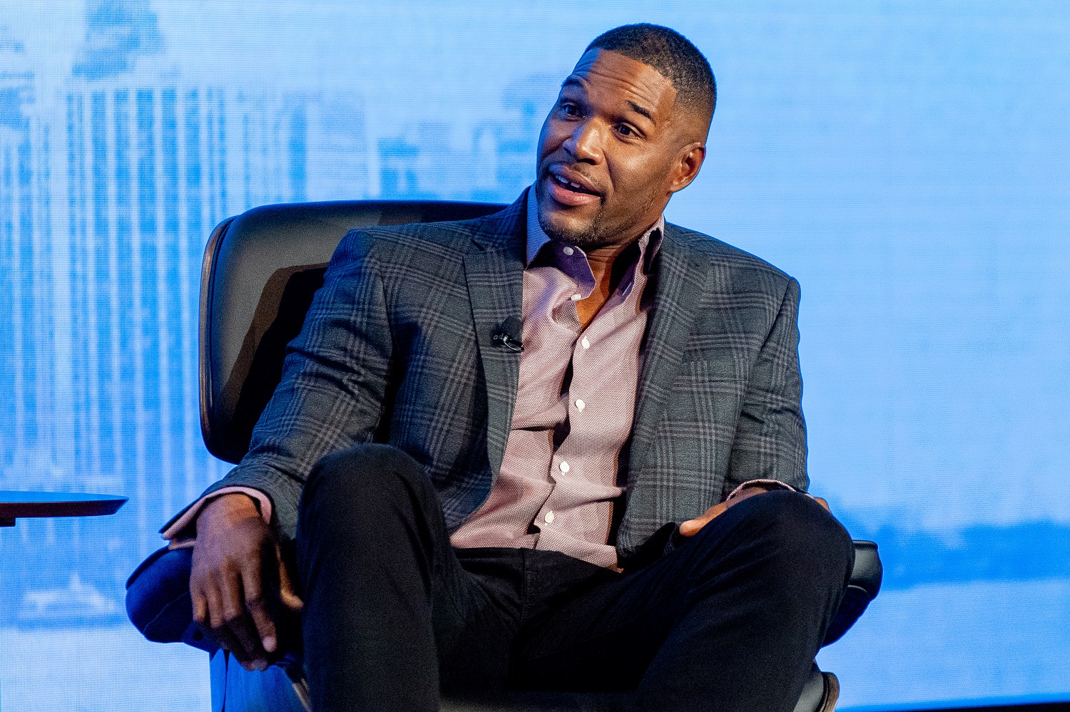 Michael Strahan on stage during the 2021 Black Entrepreneurs Day at The Apollo Theater on Oct. 6, 2021 in New York City. | Roy Rochlin/Getty Images