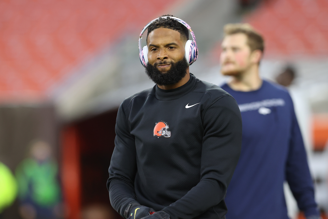 Cleveland Browns wide receiver Odell Beckham on the field prior to the National Football League game between the Denver Broncos and Cleveland Browns on October 21, 2021, at FirstEnergy Stadium in Cleveland, OH.
