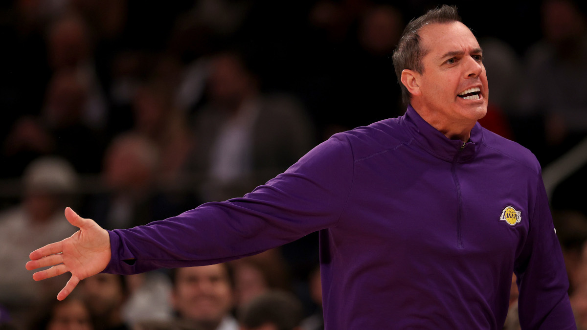 NBA champion Kendrick Perkins says the Lakers' veterans, not coach Frank Vogel, are to blame for the team's poor start.