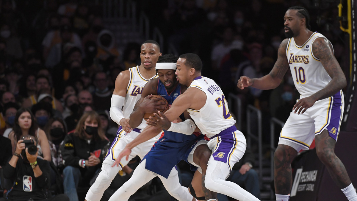 The Lakers turned up the defense in the third quarter and it paid off with a win over the Detroit Pistons on Nov. 28.