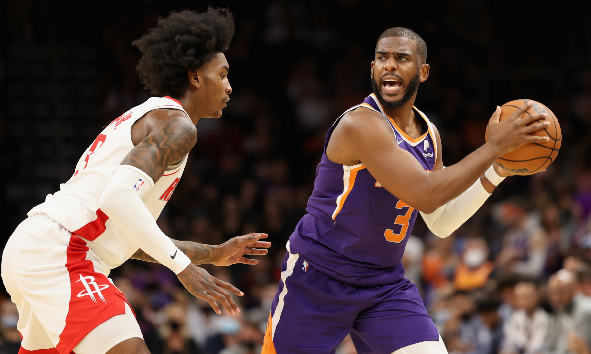 Chris Paul's experience during the Donald Sterling controversy will be vital to the Phoenix Suns in the midst of the NBA's investigation into majority owner Robert Sarver.