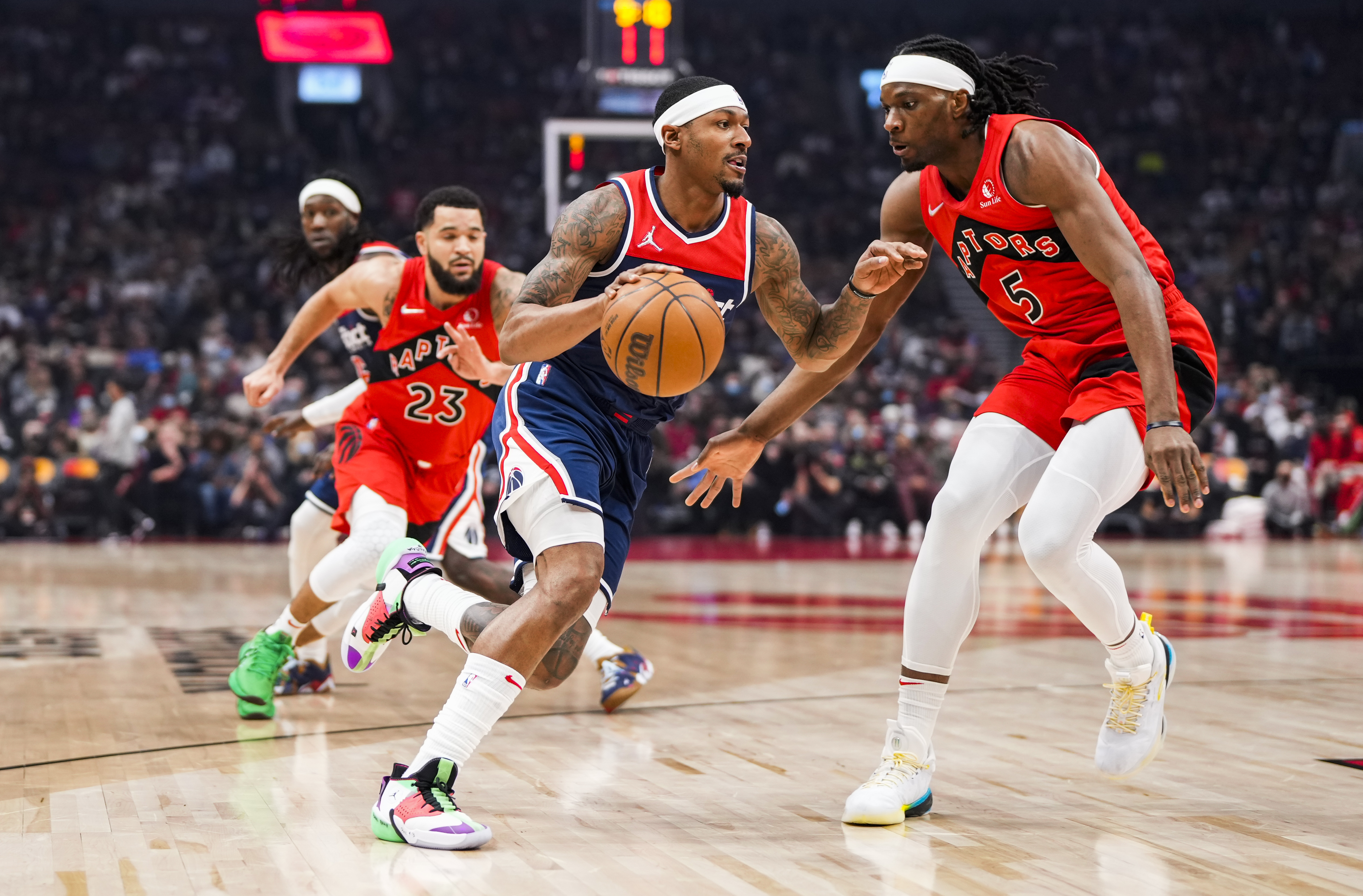 Washington Wizards guard Bradley Beal drives to the basket during a game against the Toronto Raptors