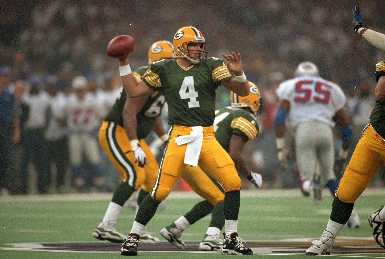 Brett Favre throws in the Super Bowl
