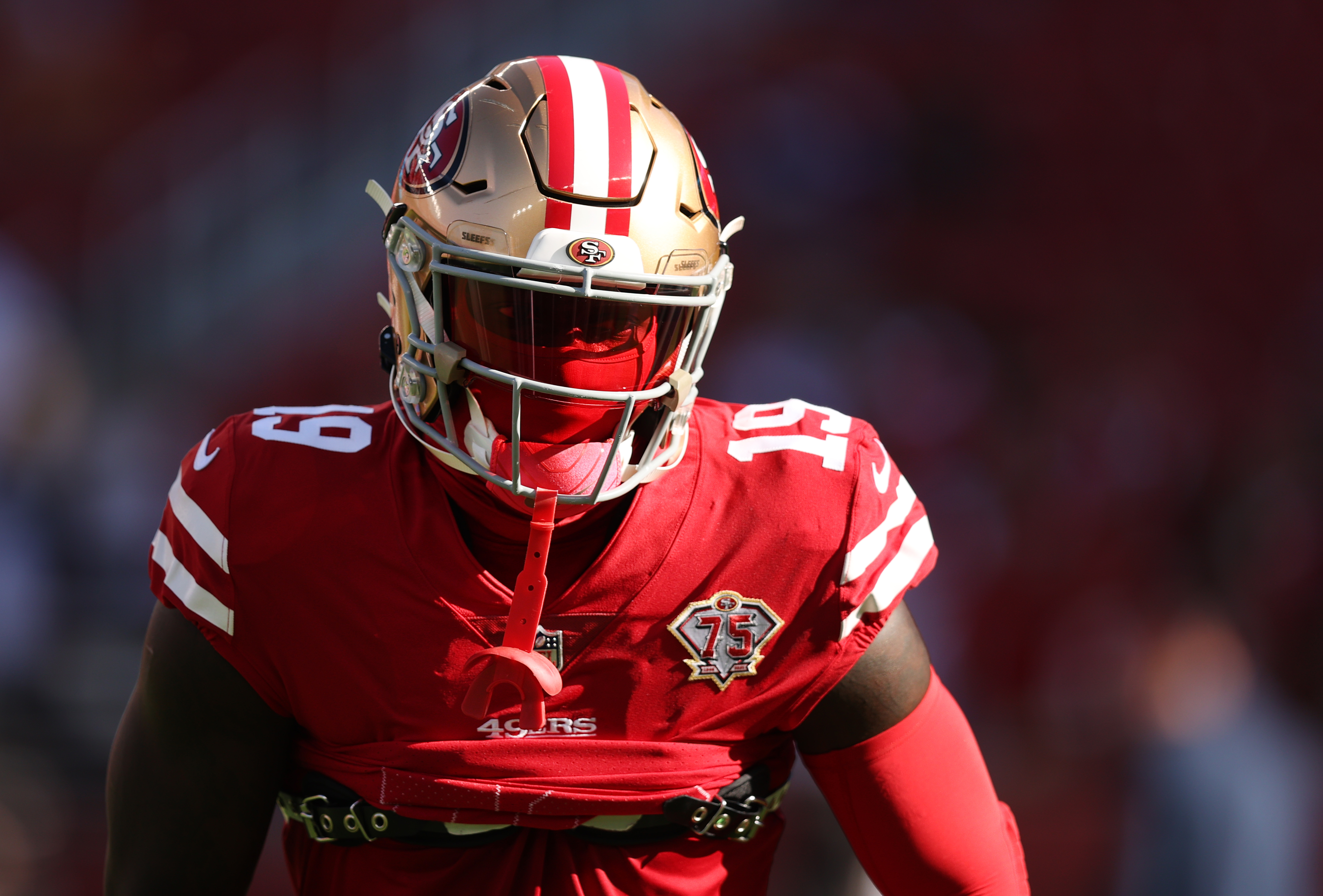 49ers WR Deebo Samuel warms up before game against the Vikings