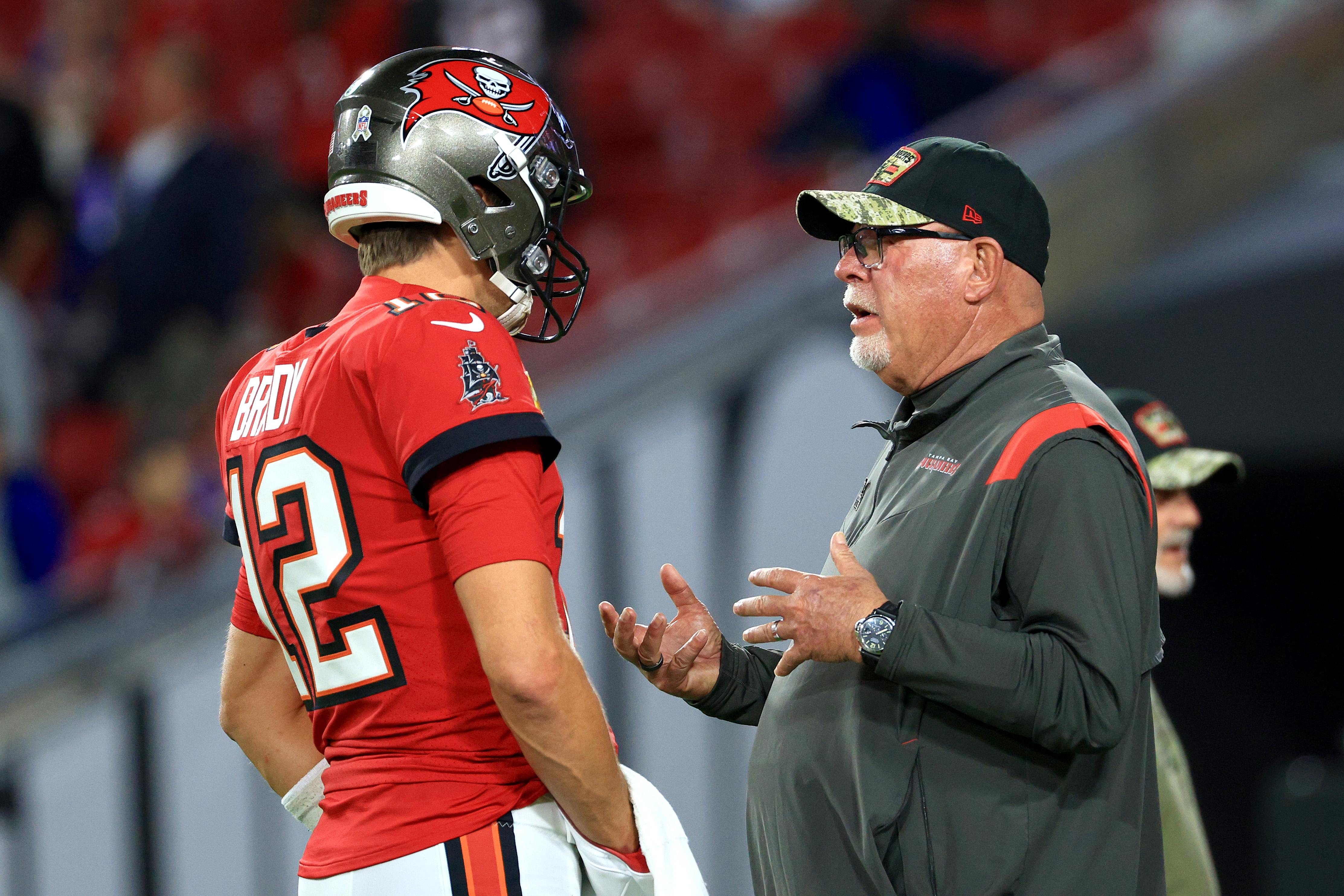 Buccaneers HC Bruce Arians and Tom Brady.
