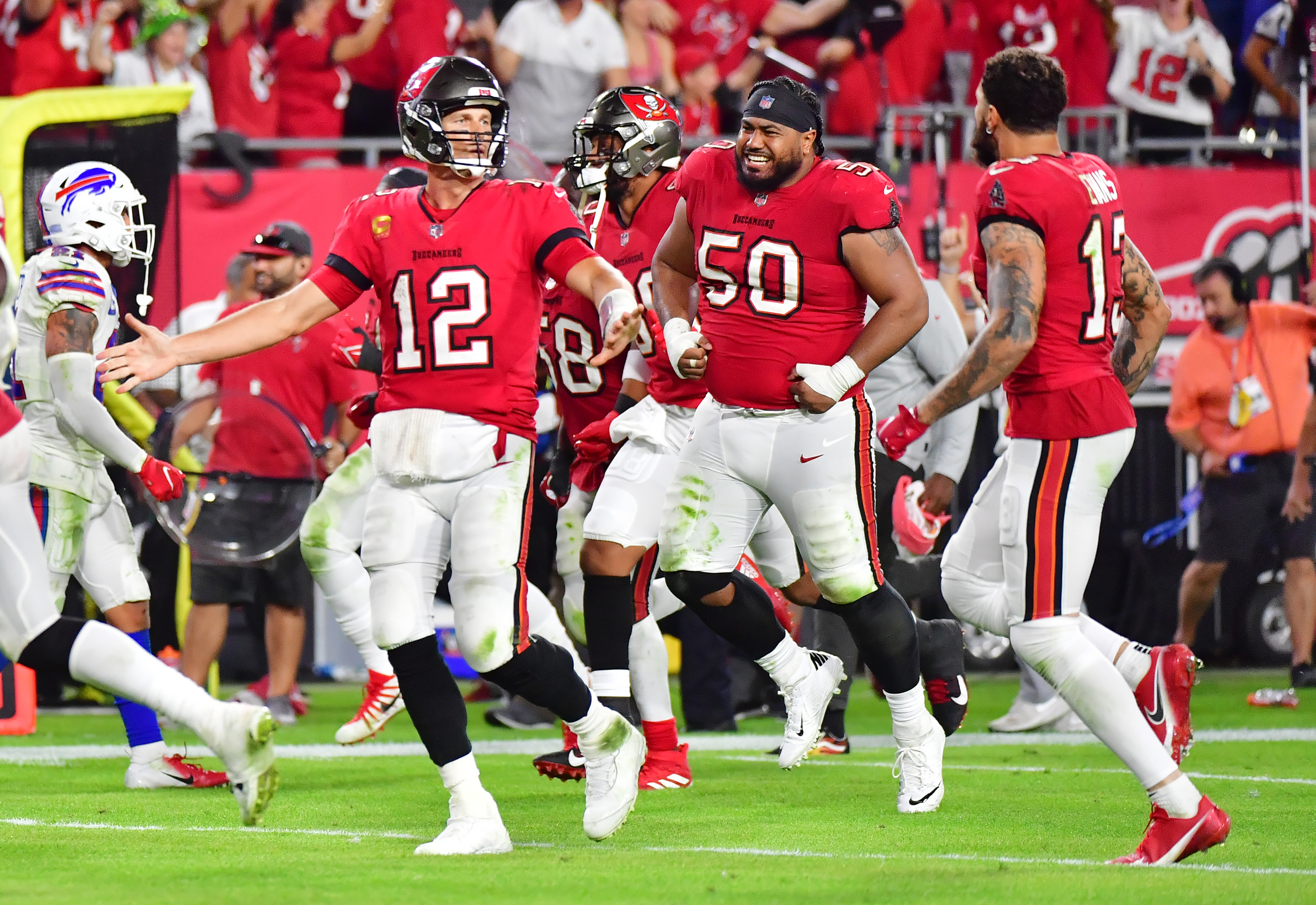 Tom Brady and the Buccaneers can snag a playoff spot in Week 15.