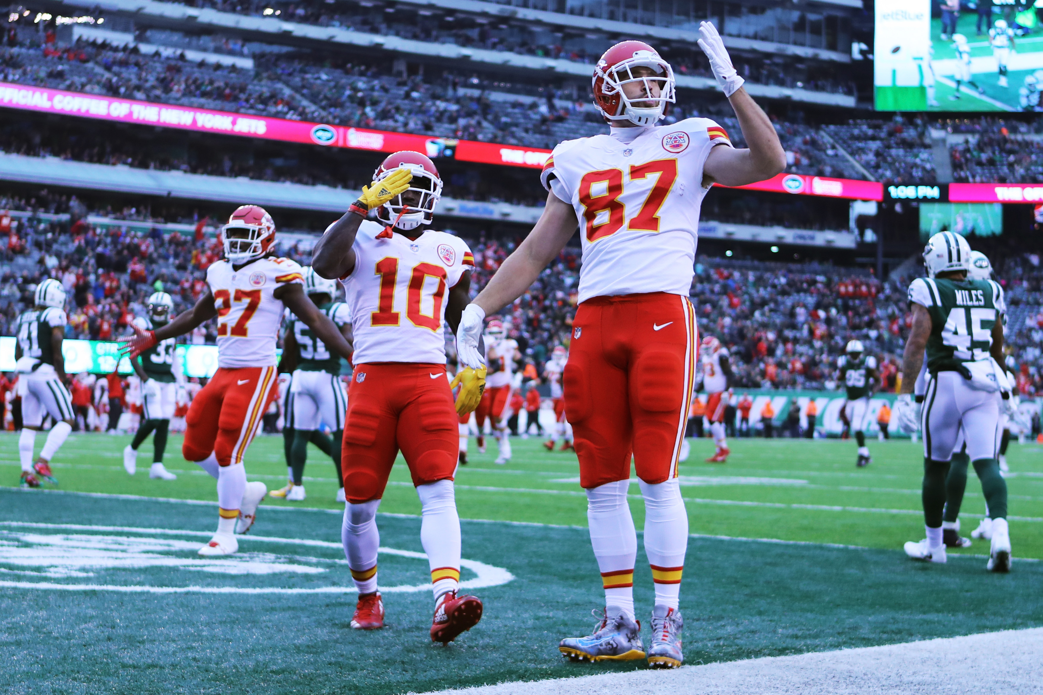 The Chiefs can clinch a playoff berth Sunday, but Tyreek Hill and Travis Kelce might not be available