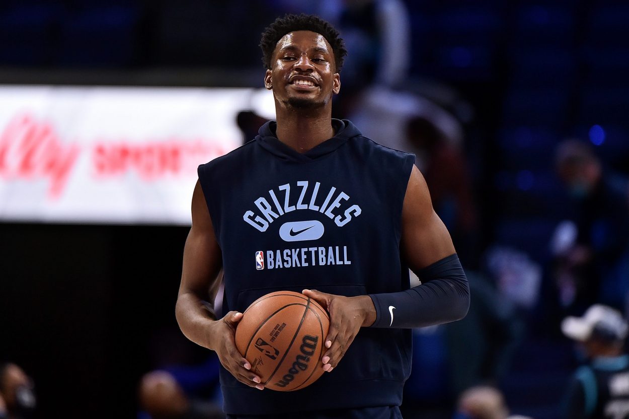 Memphis Grizzlies big man Jaren Jackson Jr. warms up before a game against the Dallas Mavericks