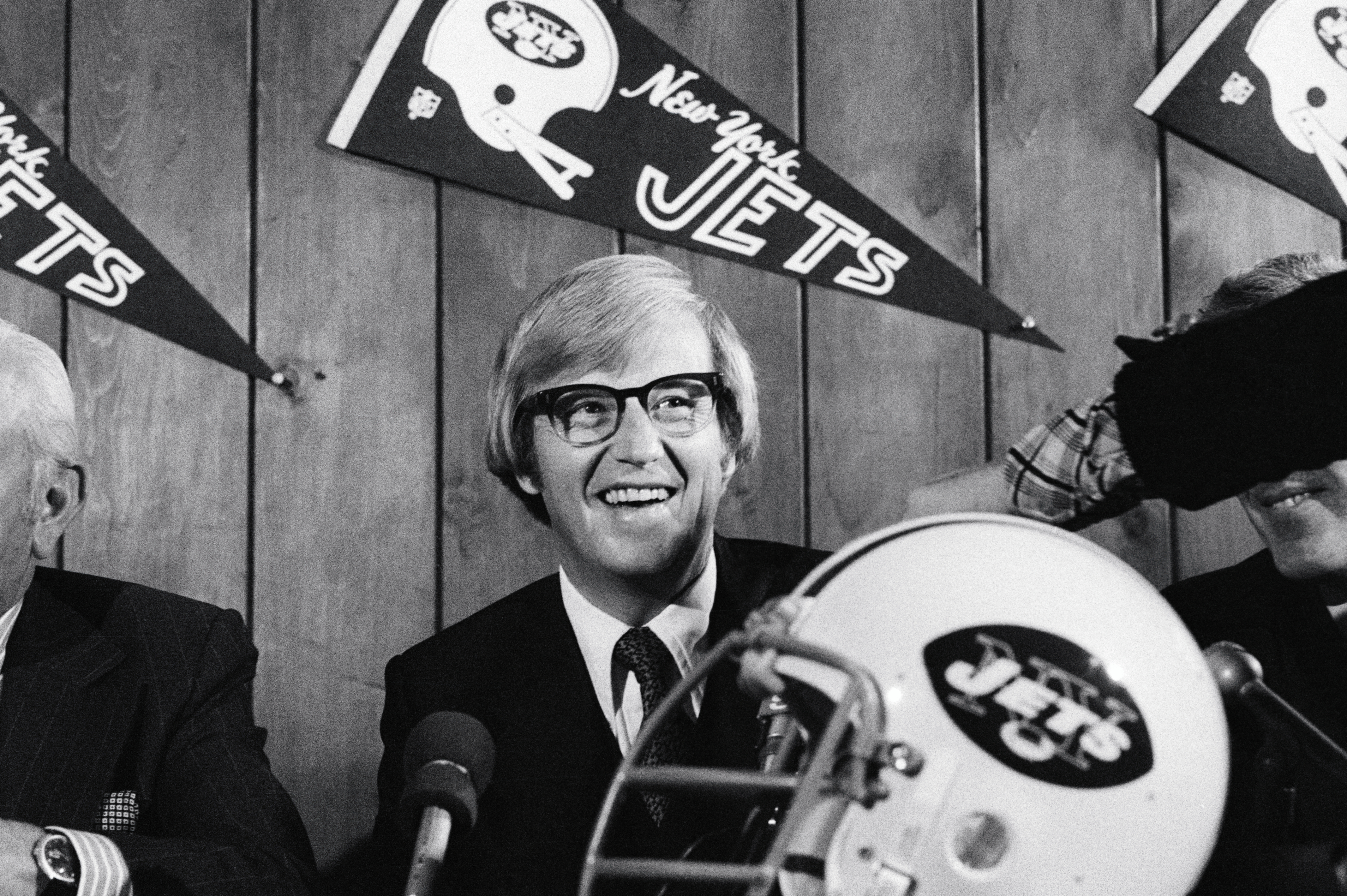 Lou Holtz, like Urban Meyer, had a disastrous single season as an NFL head coach