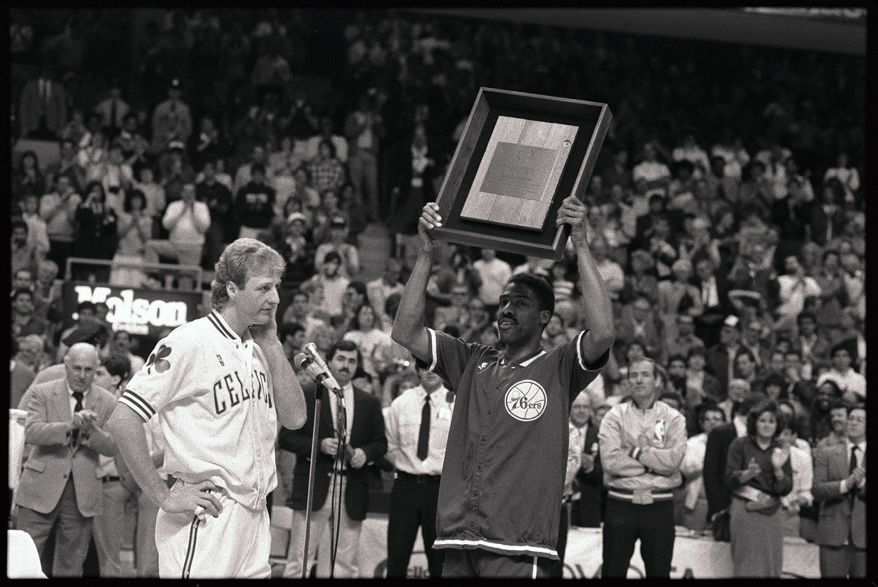 Celtis forward Larry Bird honors 76ers forward Julius Erving