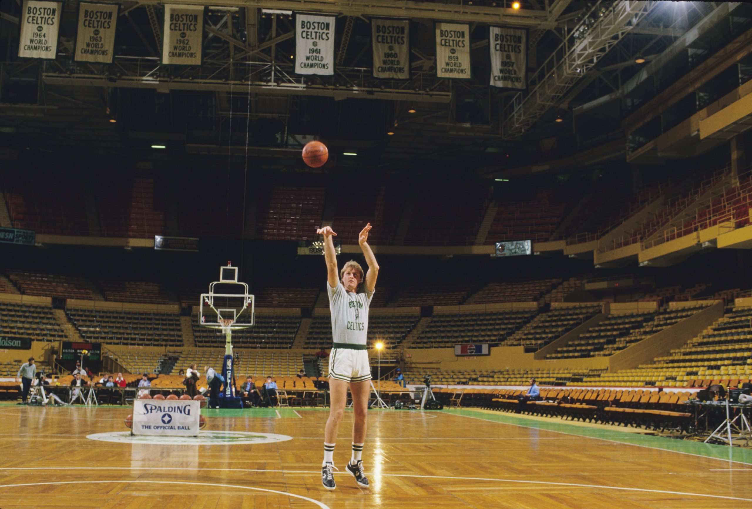Larry Bird of the Boston Celtics practices before a game on January 22, 1986.