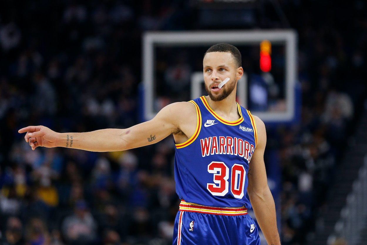 Stephen Curry is the frontrunner for the 2021-22 MVP award