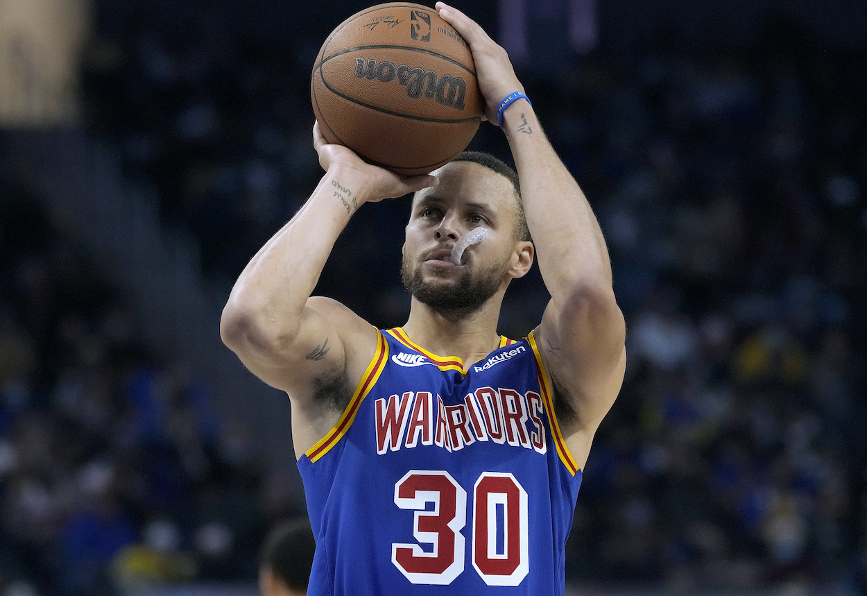 Stephen Curry is looking to become the NBA's all-time leader in 3-pointers made this week.