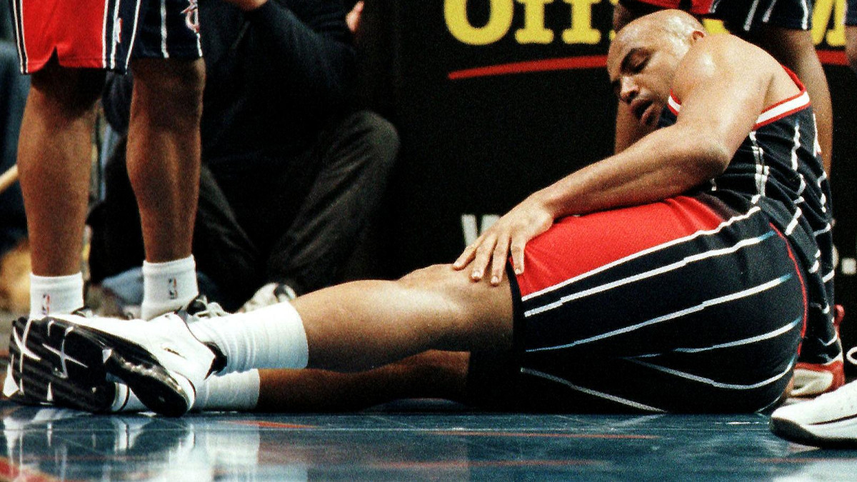 Charles Barkley's career ended when he tore a tendon in his left knee. Hall of Famer Bill Walton eulogized his career in an essay.