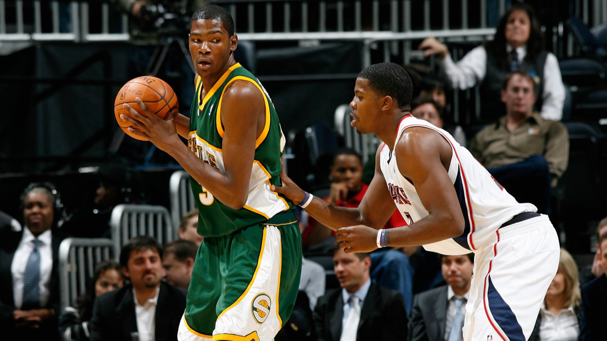 As a rookie, Kevin Durant played in the Seattle SuperSonics' last Christmas Day game. Seattle lost, as it did all 11 times it played on the holiday.