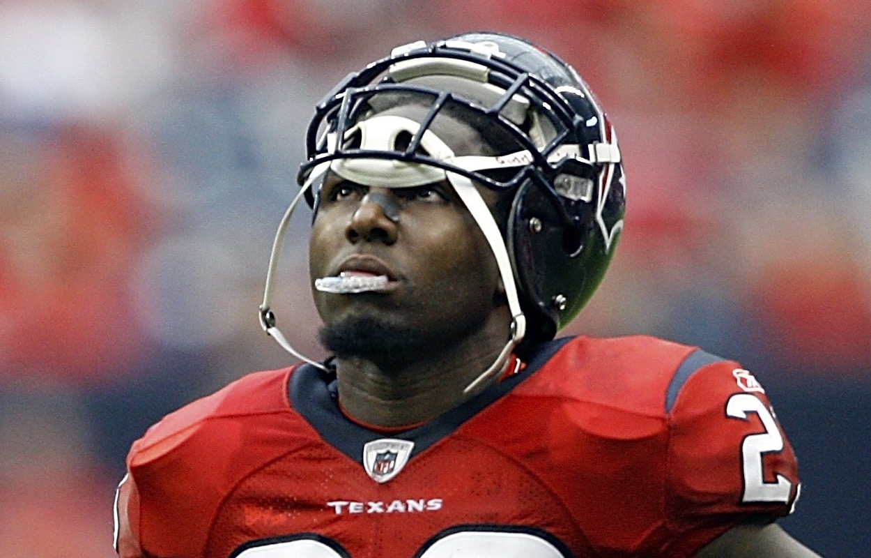 Houston Texans cornerback Dunta Robinson in 2009.