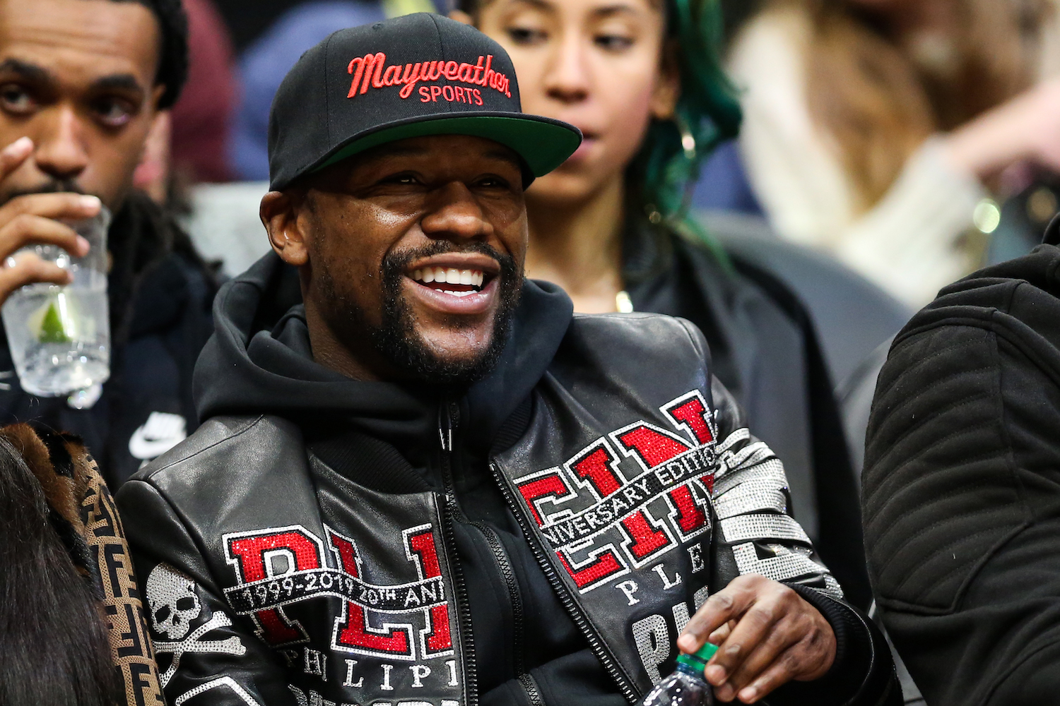 Floyd Mayweather at NBA game