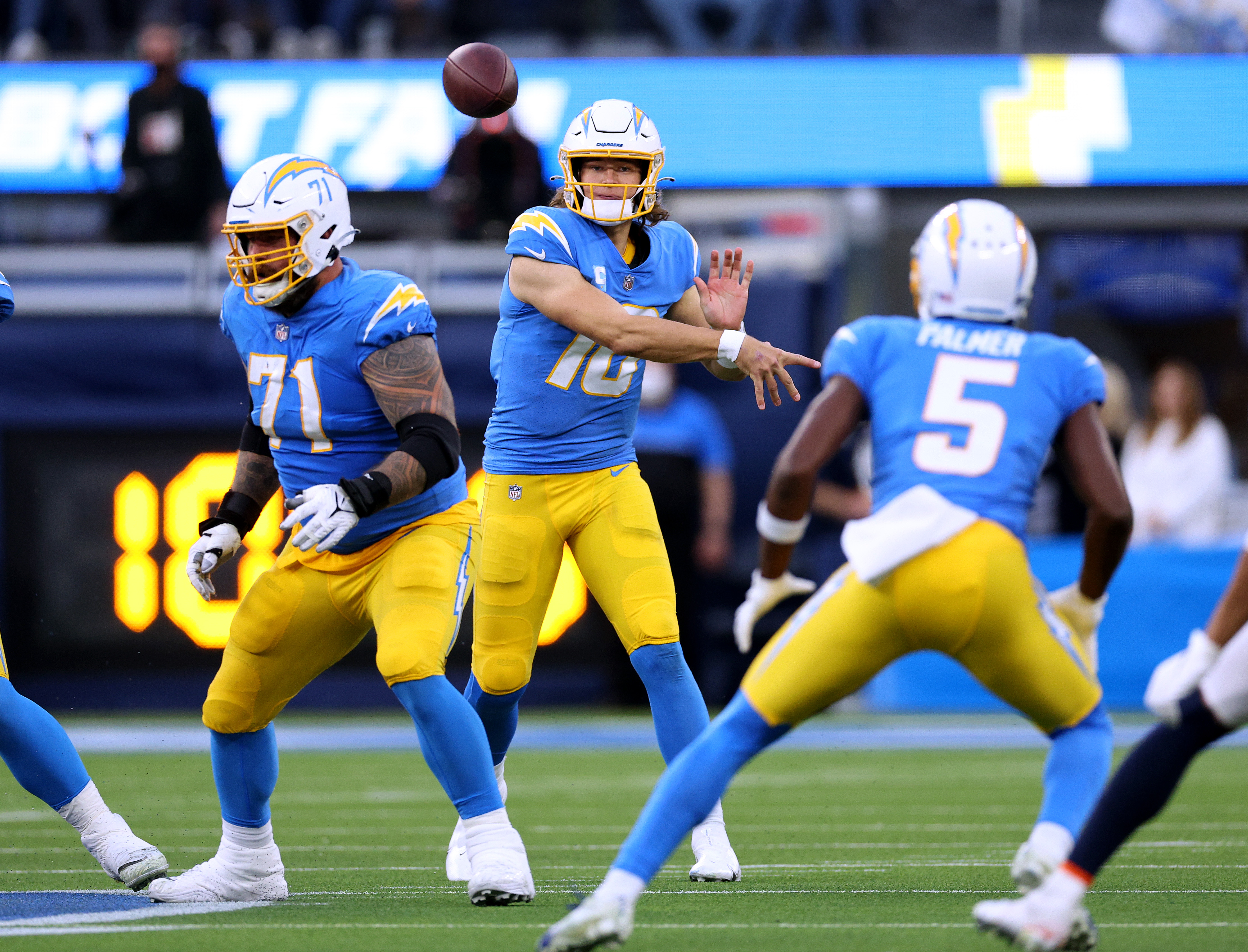 Chargers QB Justin Herbert against the Broncos in 2021.