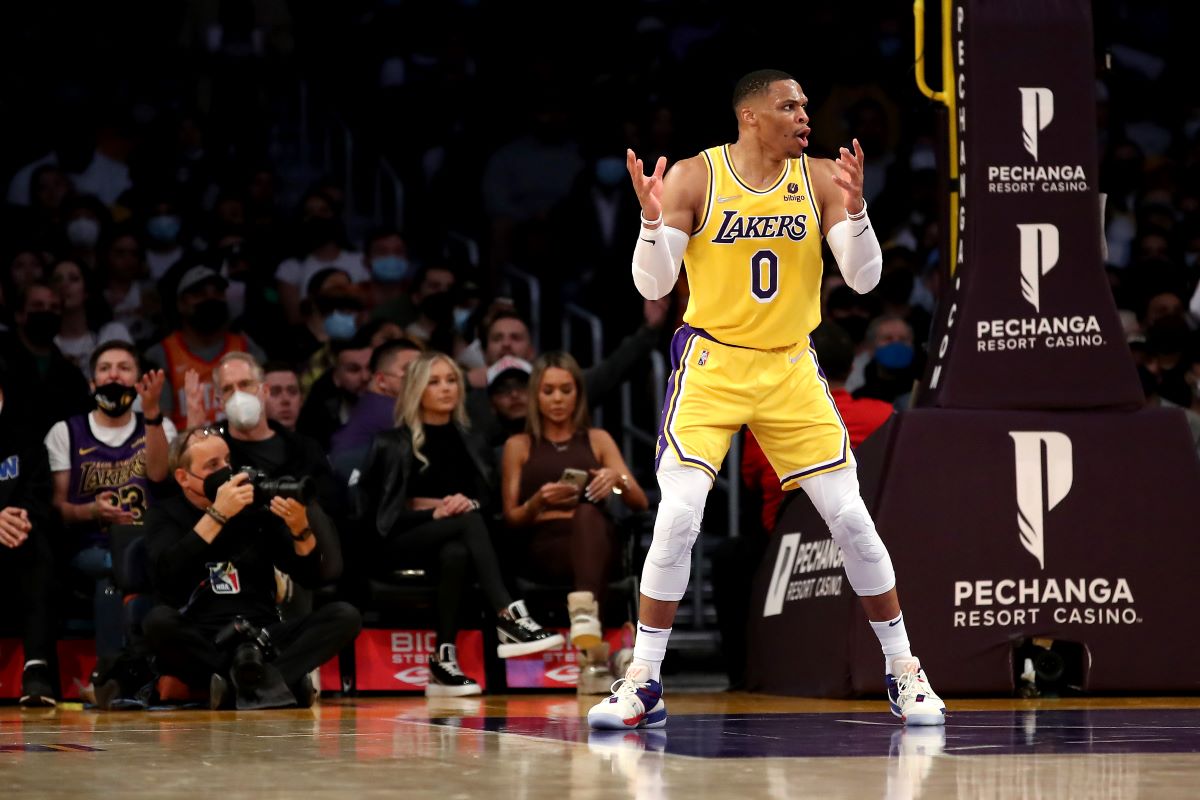 Russell Westbrook Reportedly Gets Defensive When Lakers Coaches Single Him Out in Film Sessions