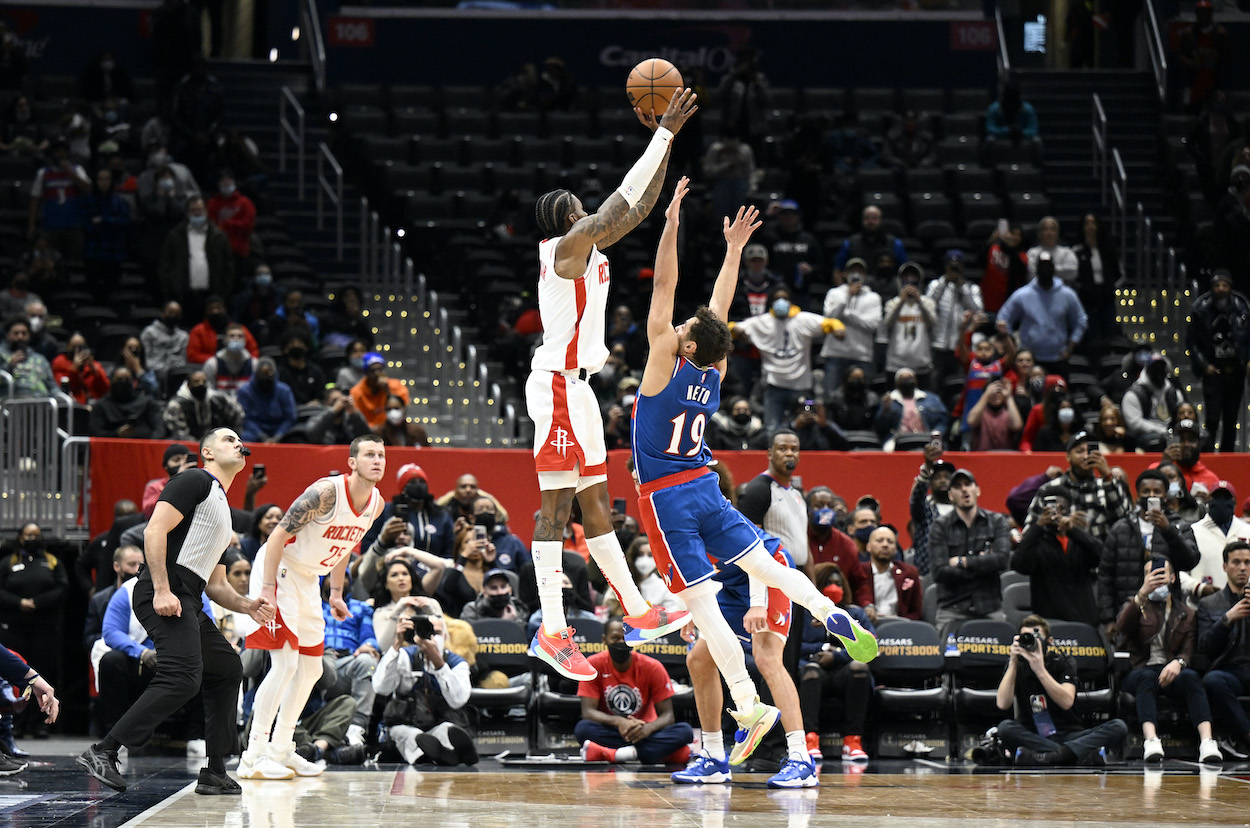 Wizards announcer Glenn Consor had an unfortunate choice of words after Kevin Porter Jr.'s game-winning shot.