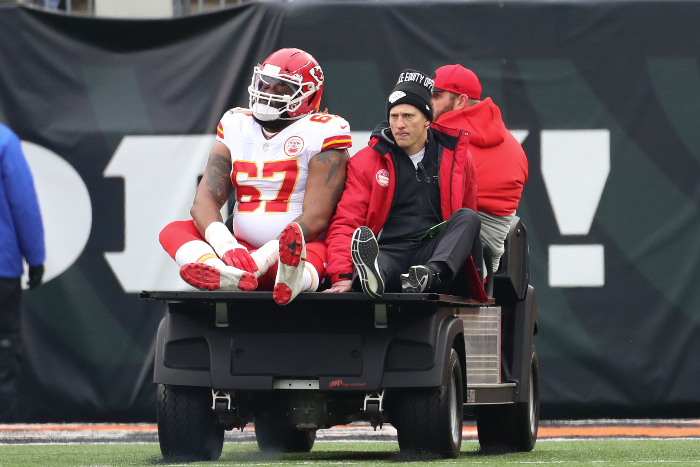 Patrick Mahomes and the Chiefs lose Lucas Niang to an injury