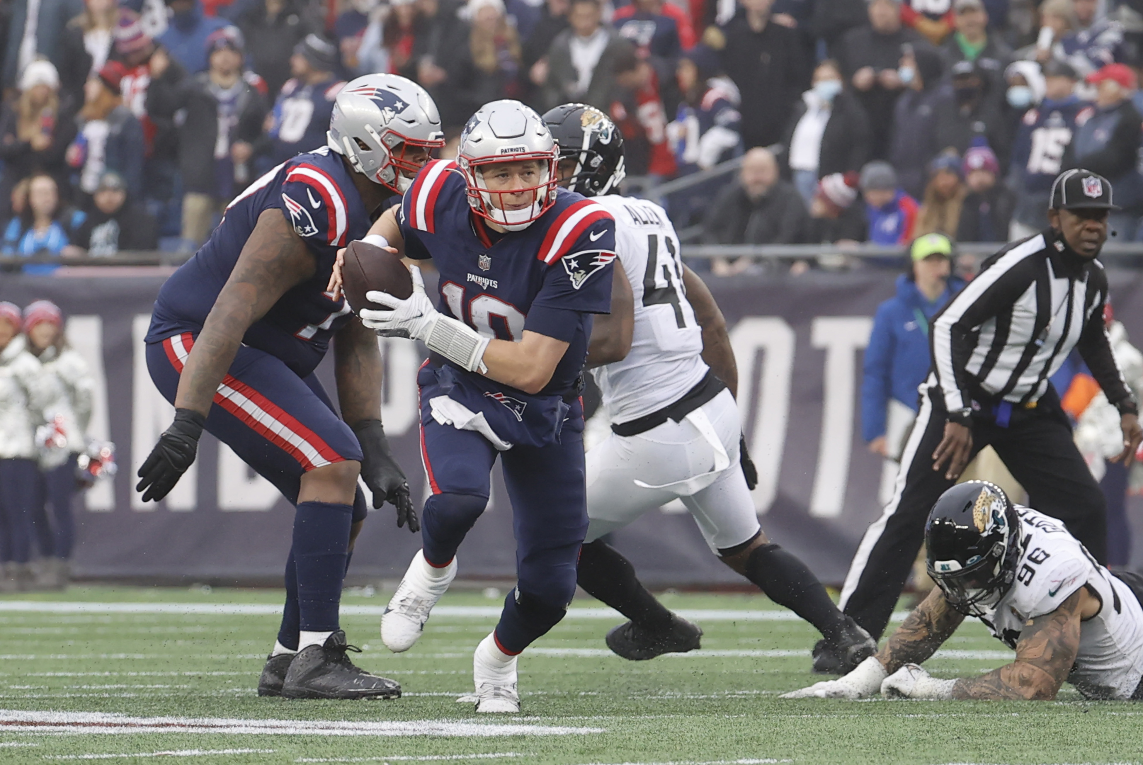 The Patriots can still clinch the AFC East and No. 1 seed