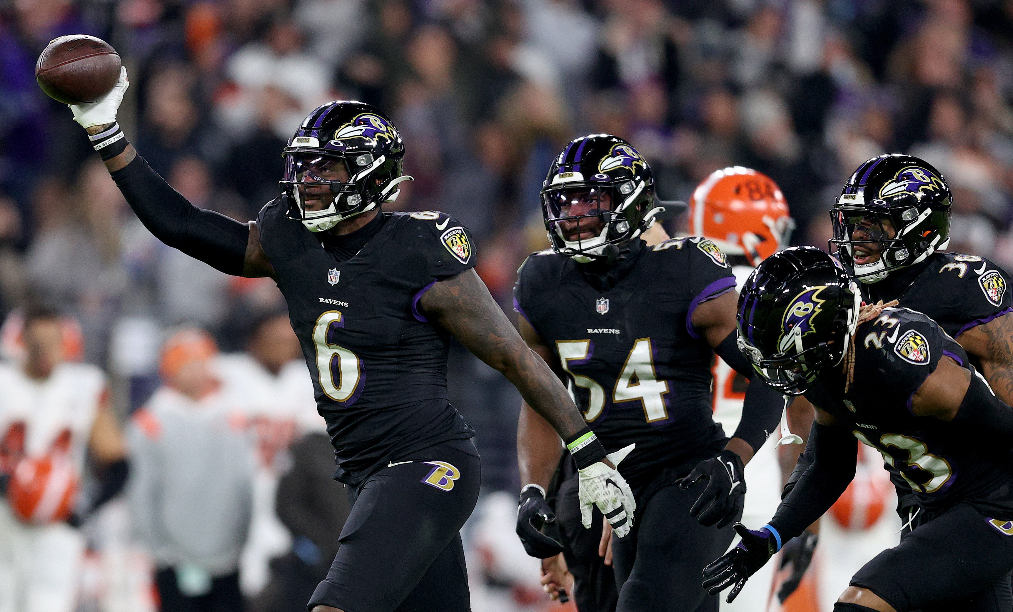 Ravens LB Patrick Queen reacts after a big play
