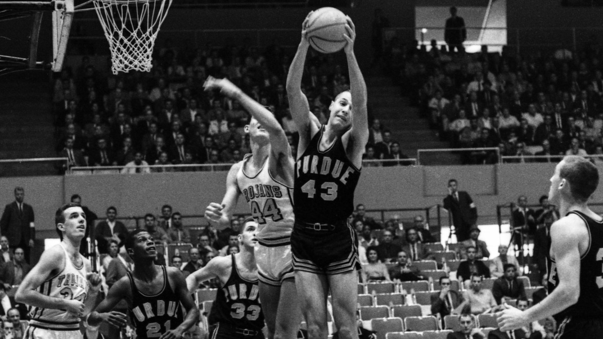 Before Brooklyn Nets star Kyrie Irving was a part-time player, the Chicago Zephyrs allowed former Purdue star Terry Dischinger to finish his degree as a rookie.