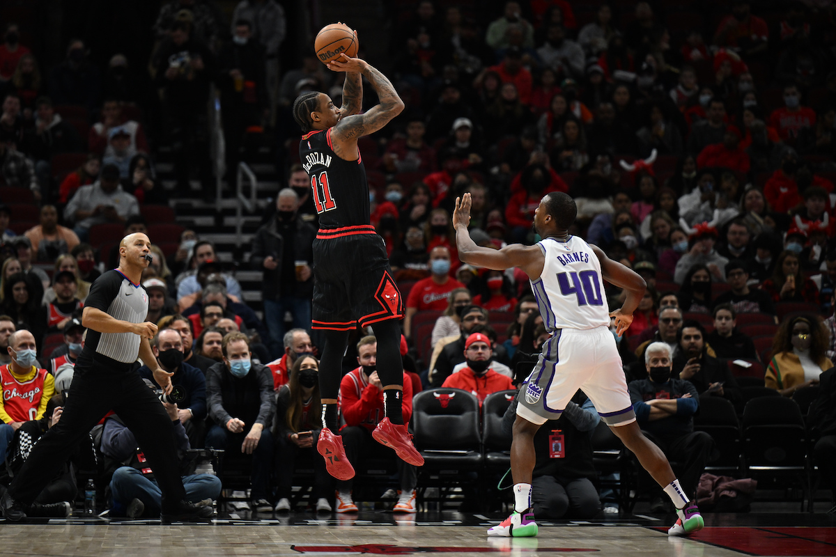 DeMar DeRozan shots a mid-range jumper for the Chicago Bulls.