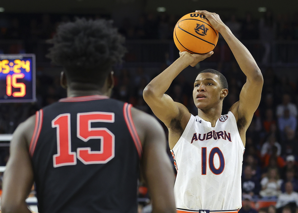 Jabari Smith free throw