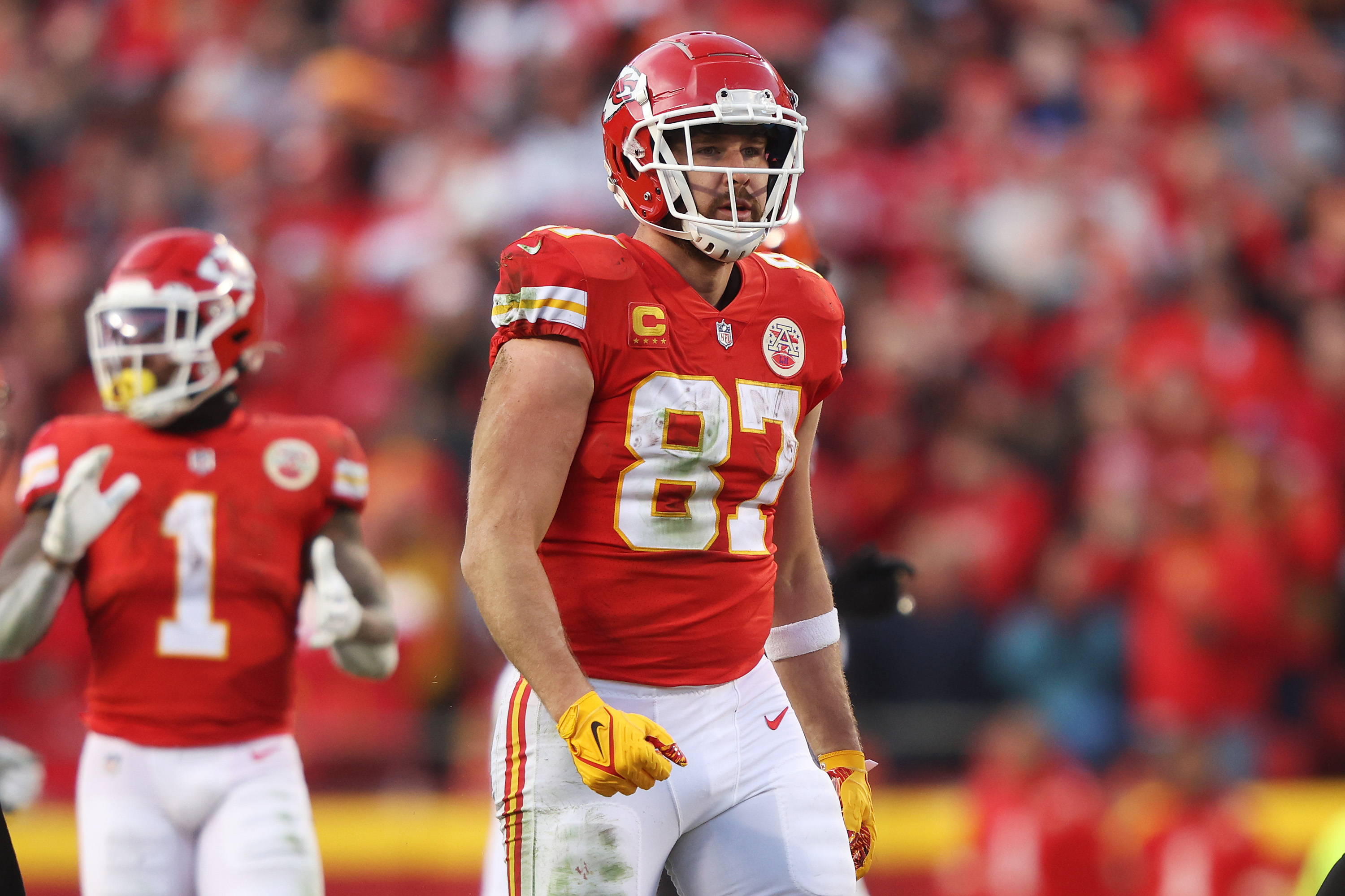 Chiefs tight end Travis Kelce looks on during game against the Bengals