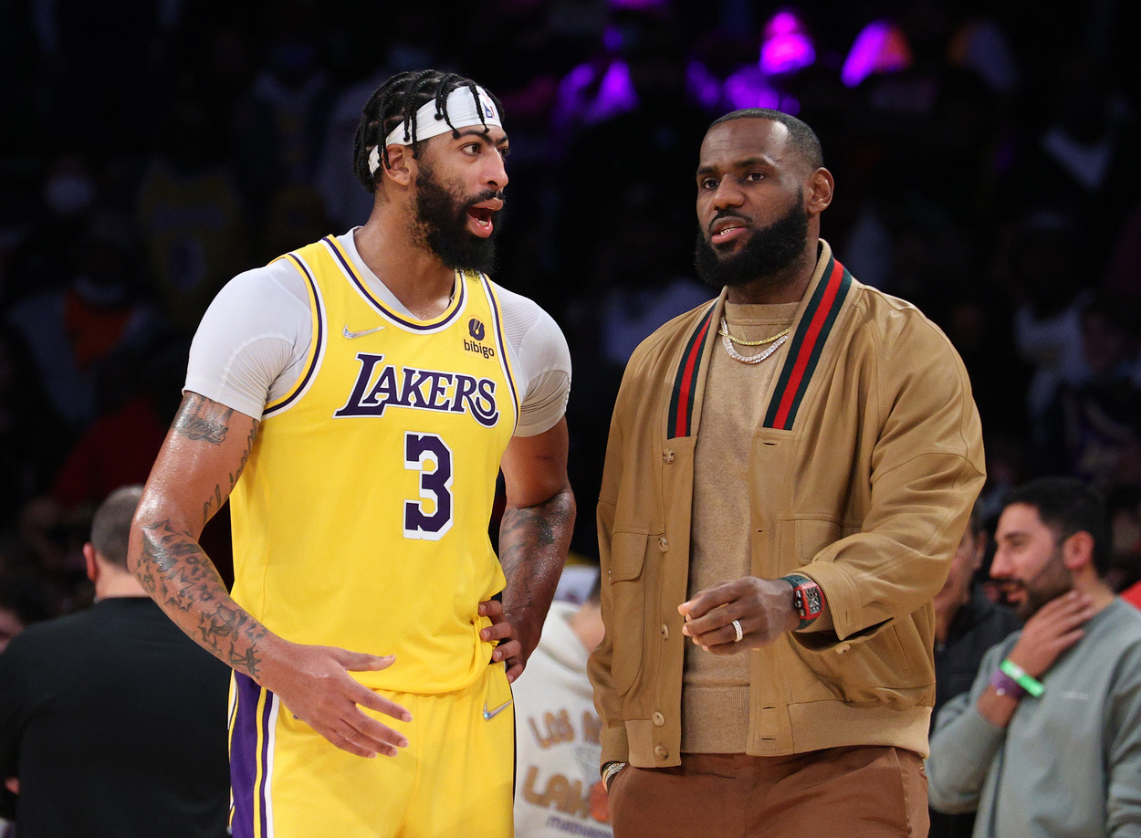 Los Angeles Lakers superstars Anthony Davis and LeBron James have a conversation.